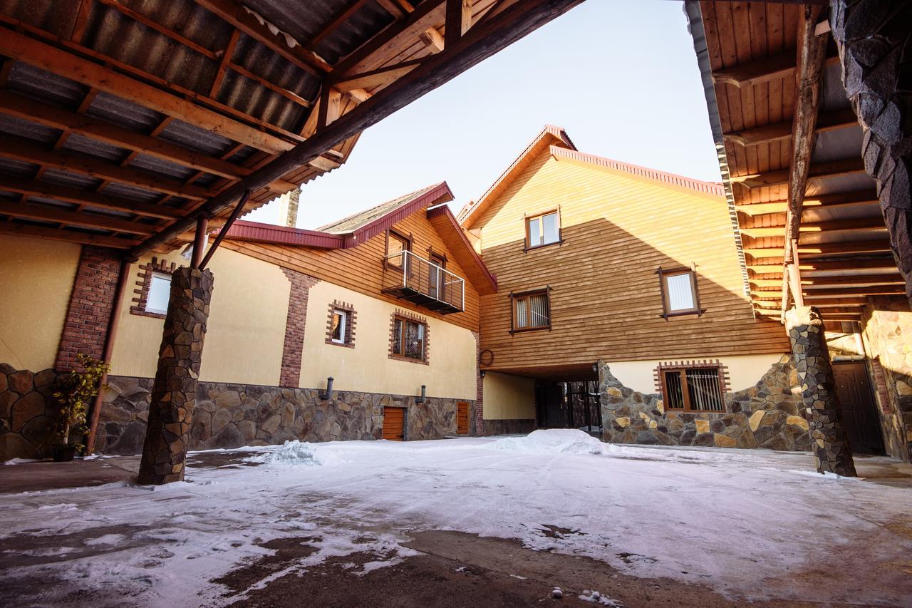Hotel Korona Karpat Łazieszczina Zewnętrze zdjęcie